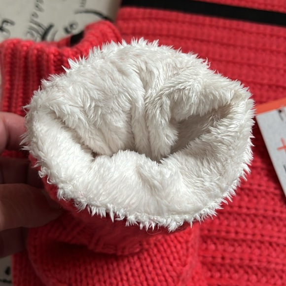 Mitten and neck warmer set - Picture 3 of 3